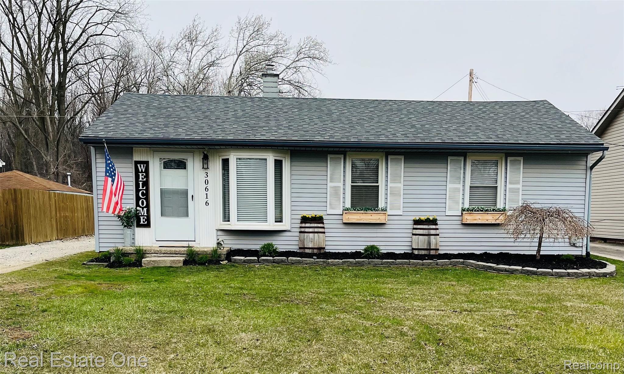 30616 West Road New Boston, MI 48164 - Photo 1 of 47 07F49D31-583E-4630-849A-9DE690081021.jpeg