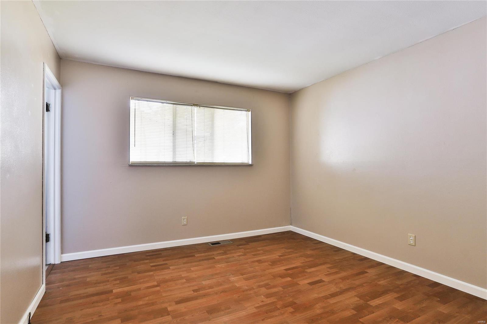 6625 Howdershell Road Hazelwood, MO 63042 - Photo 20 of 28 Gallery Image 20