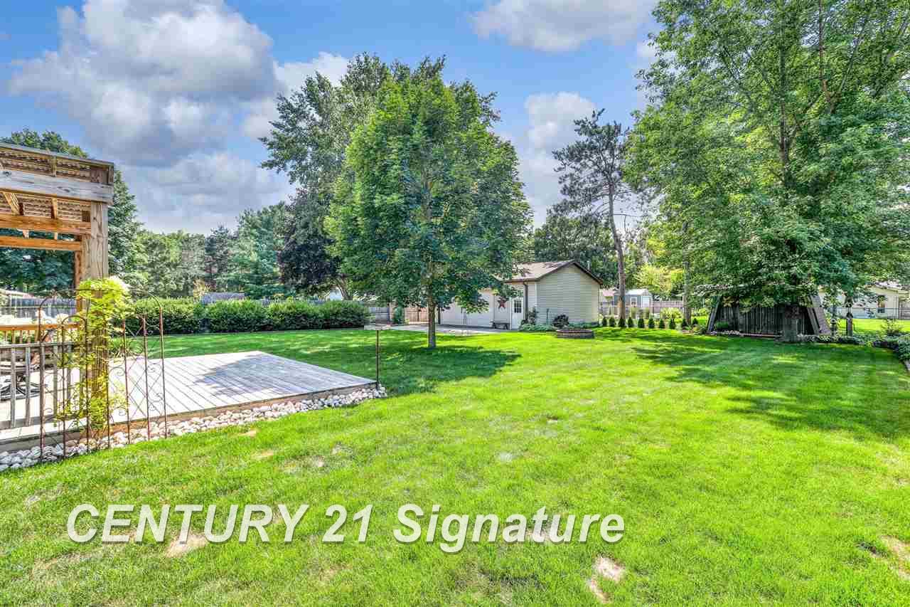 4231 North Thomas Road Freeland, MI 48623 - Photo 8 of 38