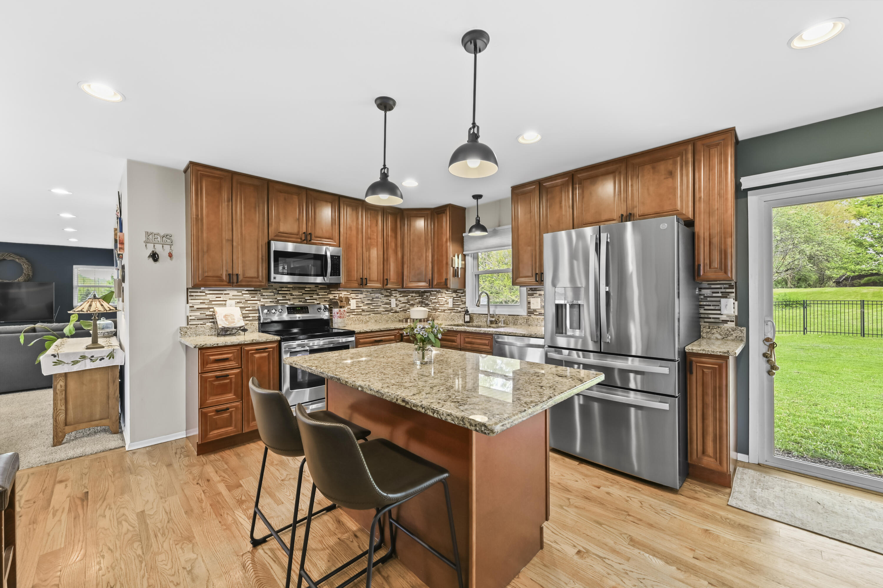 W220N9740 Amy Belle Road Germantown, WI 53017 - Photo 11 of 36 Kitchen
