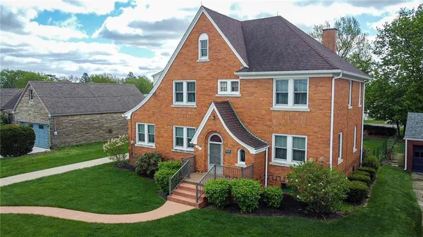 $340,000 | 221 East Muntz Avenue, Butler, PA 16001