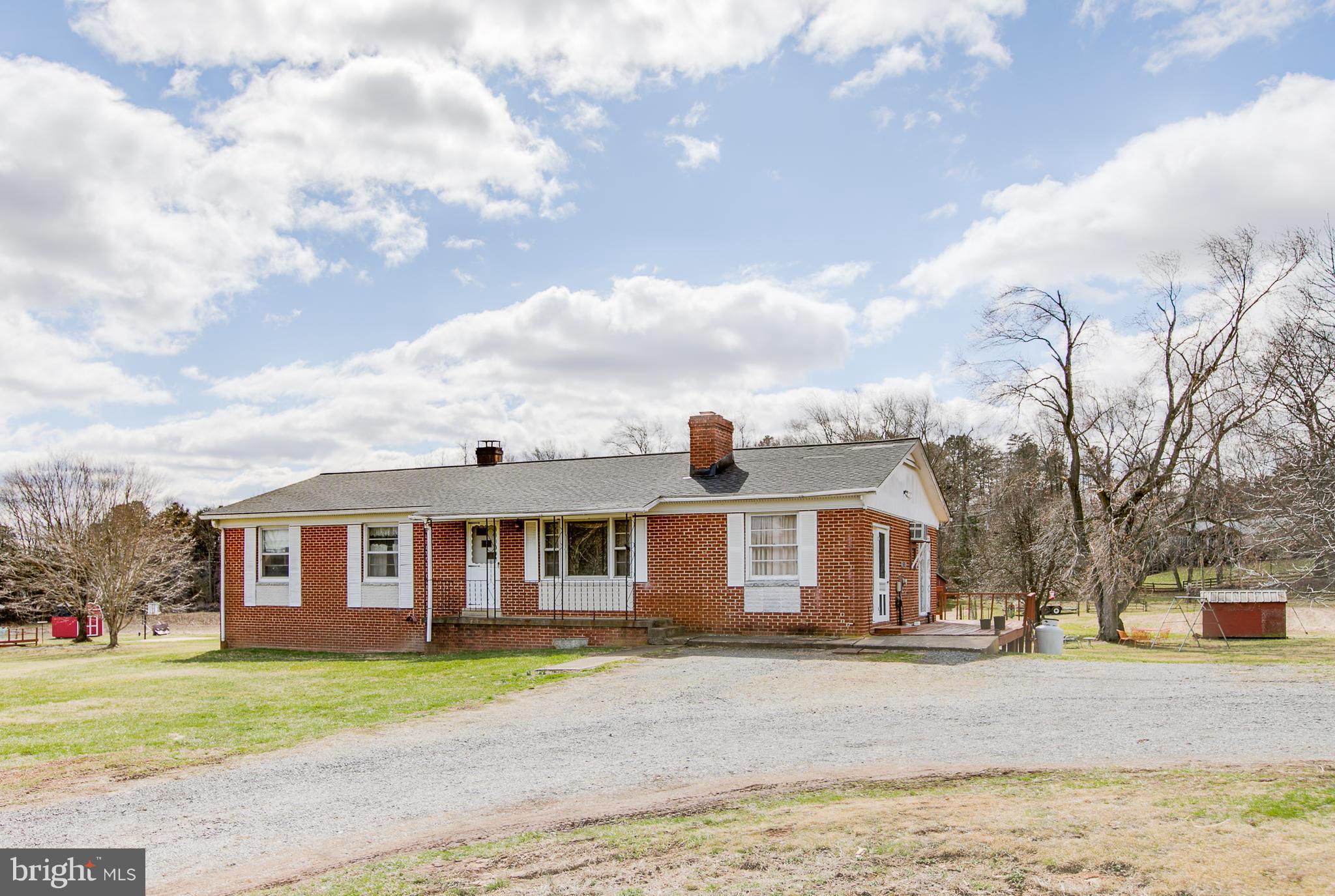 16851 Gaines Road Broad Run, VA 20137 - Photo 2 of 30 Exterior (Front)
