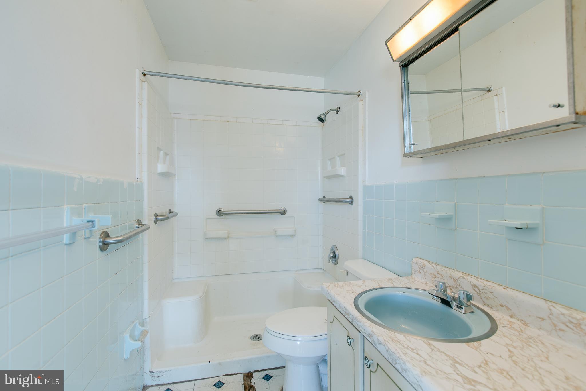 16851 Gaines Road Broad Run, VA 20137 - Photo 17 of 30 Bath