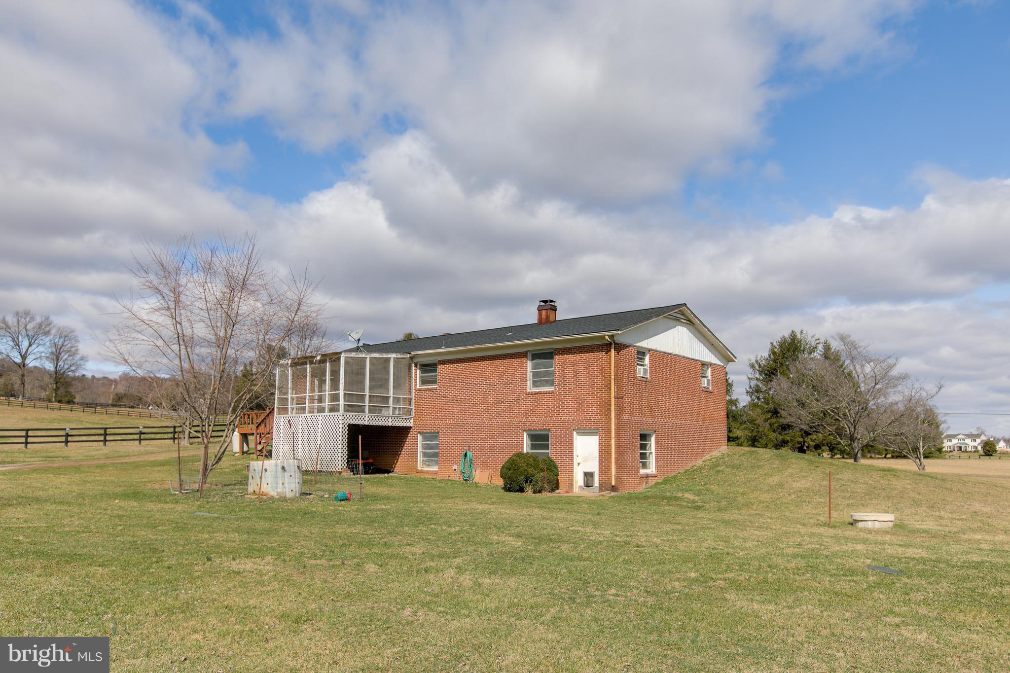 16851 Gaines Road Broad Run, VA 20137 - Photo 25 of 30 Exterior (Rear)