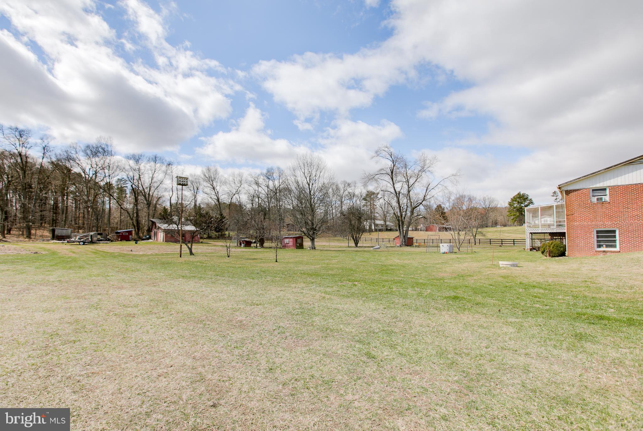 16851 Gaines Road Broad Run, VA 20137 - Photo 26 of 30 Exterior (Rear)