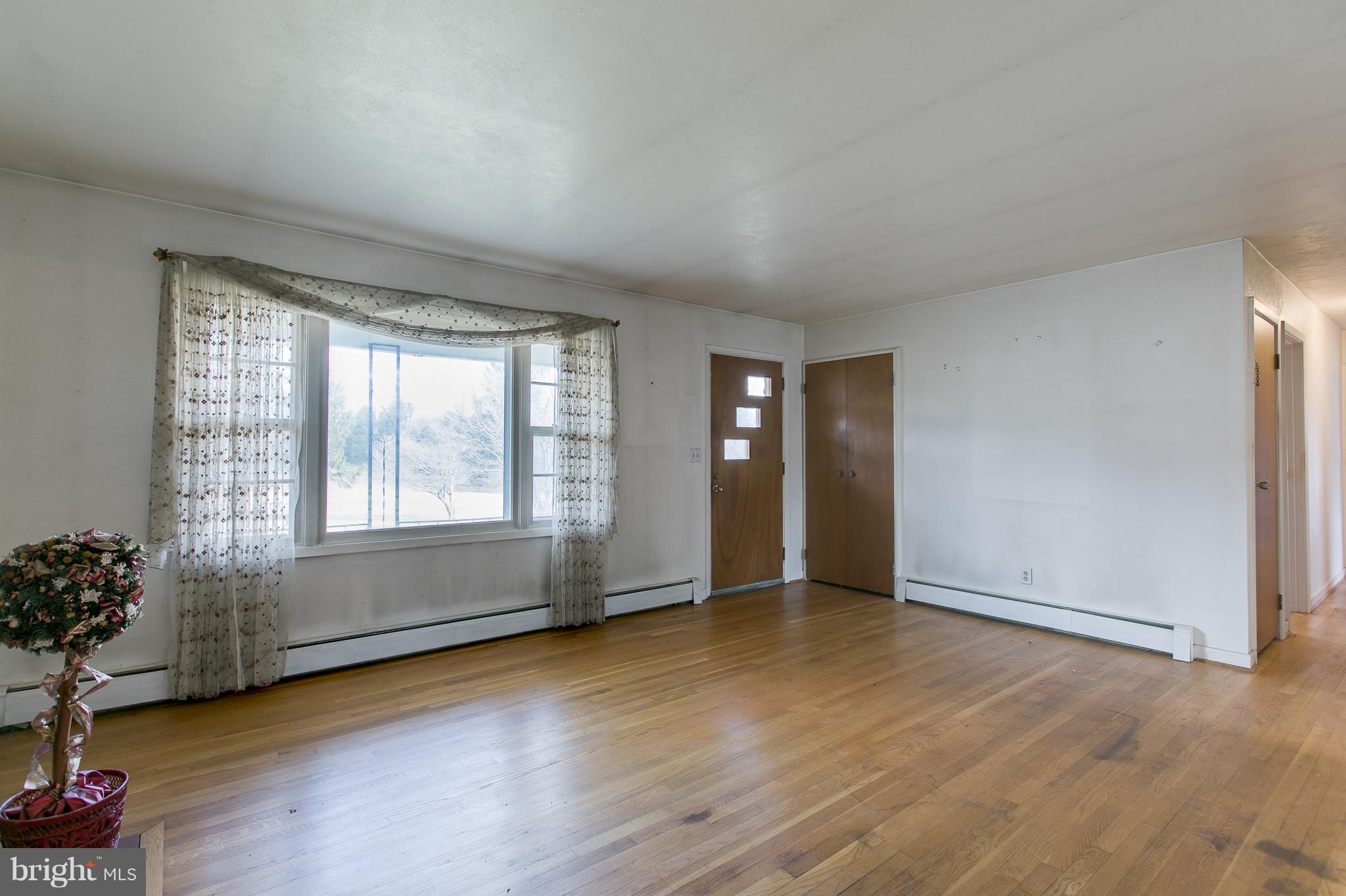 16851 Gaines Road Broad Run, VA 20137 - Photo 6 of 30 Interior (General)