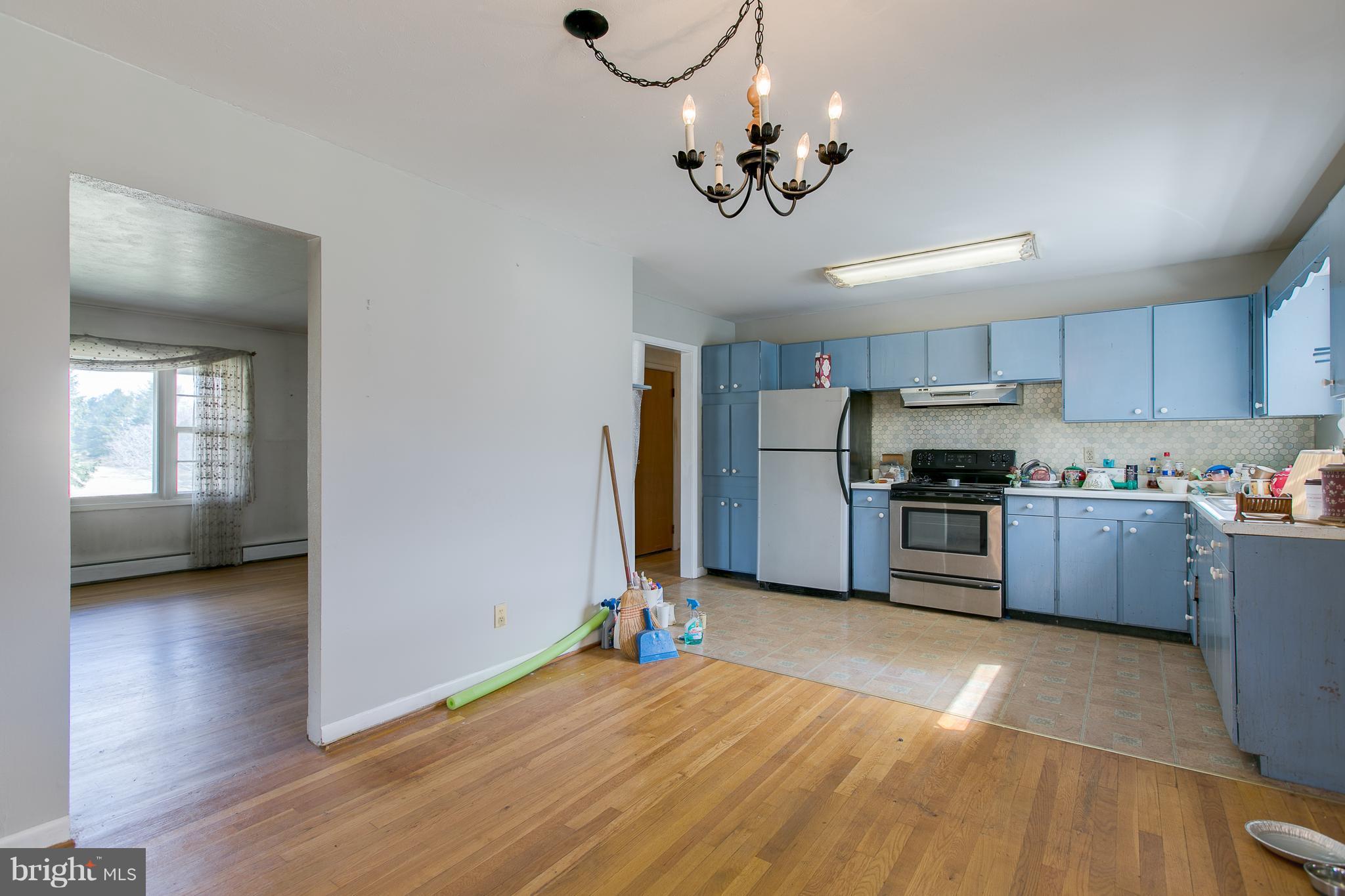 16851 Gaines Road Broad Run, VA 20137 - Photo 8 of 30 Kitchen