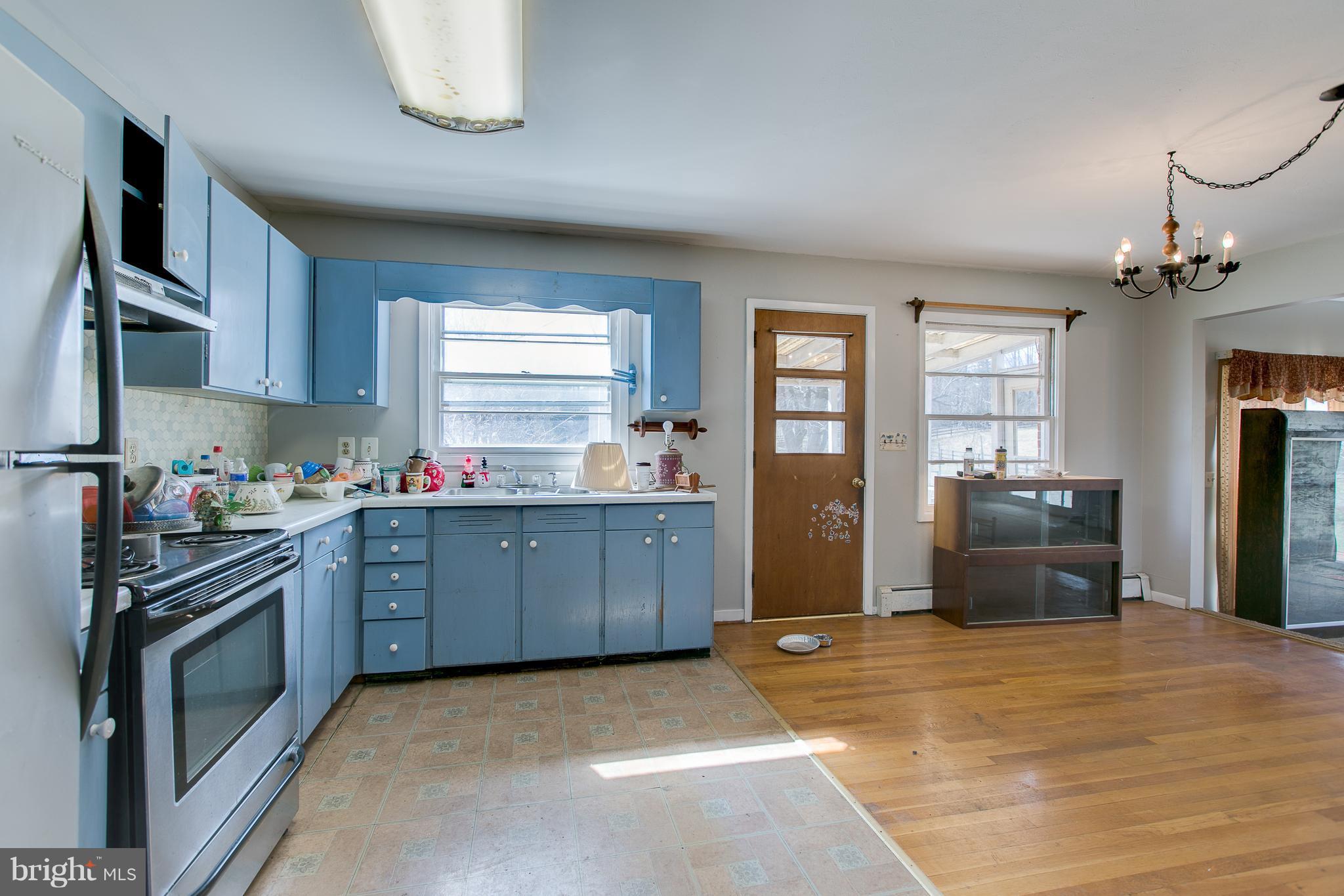 16851 Gaines Road Broad Run, VA 20137 - Photo 10 of 30 Kitchen