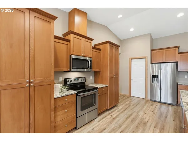 $1,249,000 | 15061 Southeast Orient Drive, Boring, OR 97009