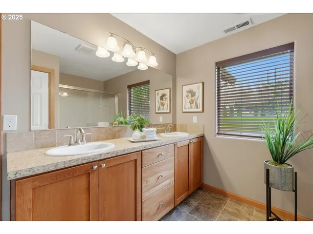 $1,295,000 | 15061 Southeast Orient Drive, Boring, OR 97009