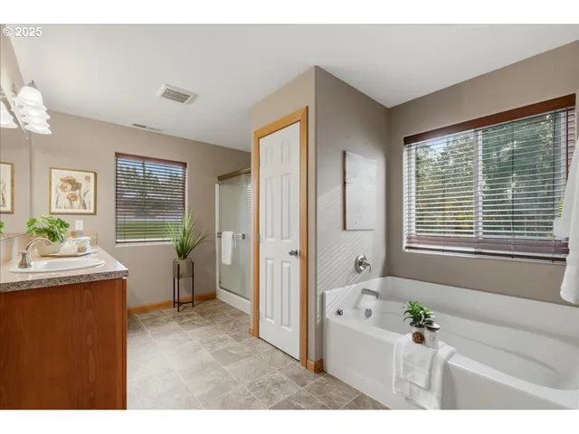 $1,295,000 | 15061 Southeast Orient Drive, Boring, OR 97009