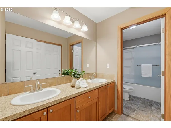 $1,249,000 | 15061 Southeast Orient Drive, Boring, OR 97009