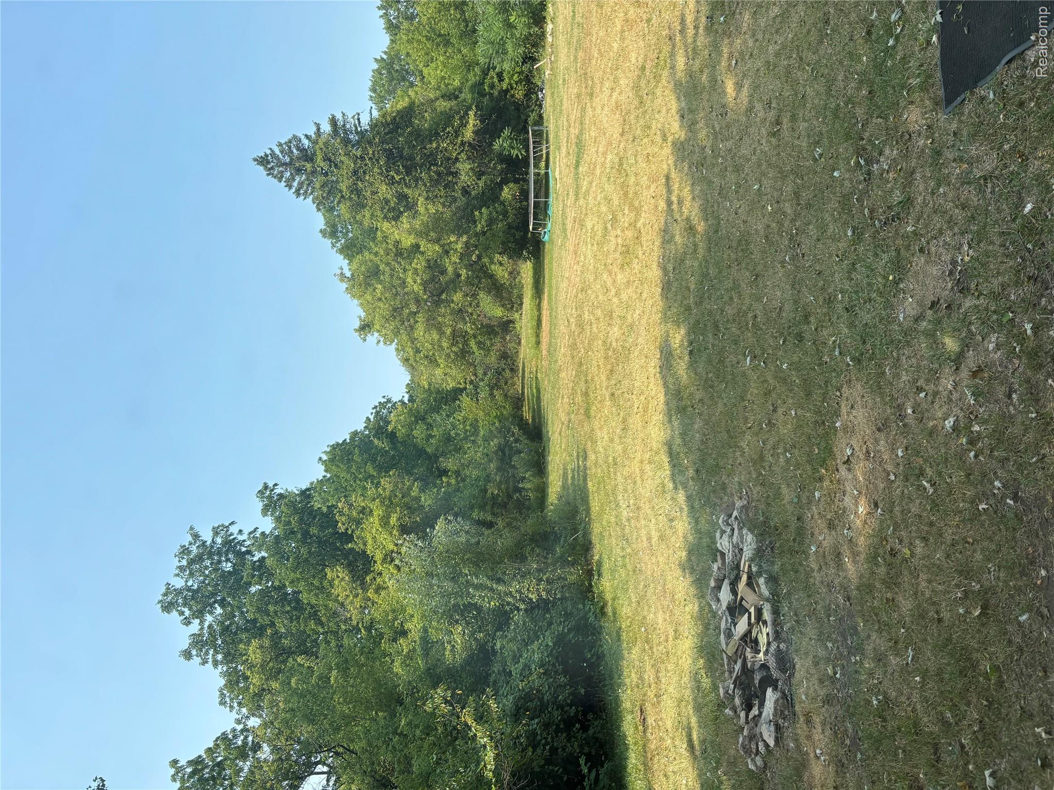 4072 South Center Road Burton, MI 48519 - Photo 15 of 15 IMG_6689.jpg