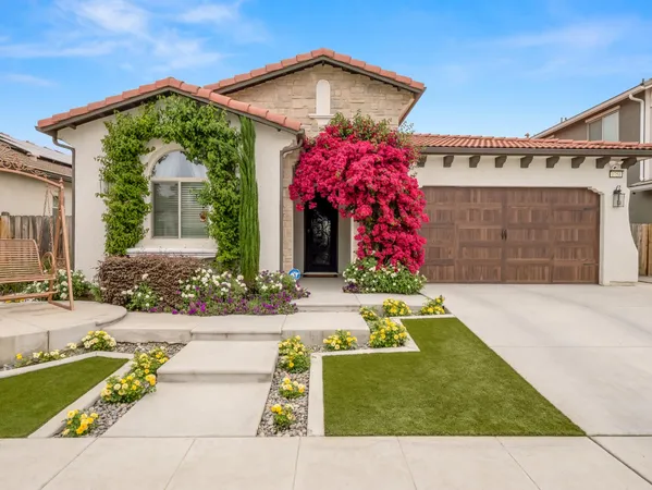 $699,000 | 1751 North Kaweah Avenue, Clovis, CA 93619