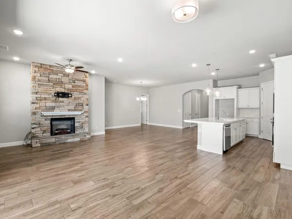 $699,000 | 1751 North Kaweah Avenue, Clovis, CA 93619