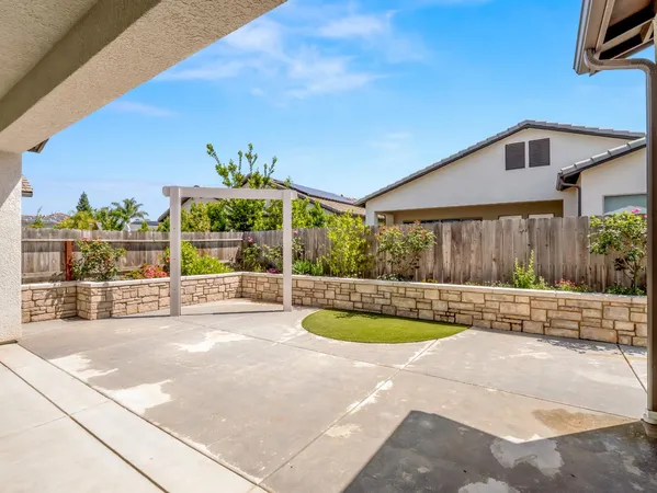 $699,000 | 1751 North Kaweah Avenue, Clovis, CA 93619