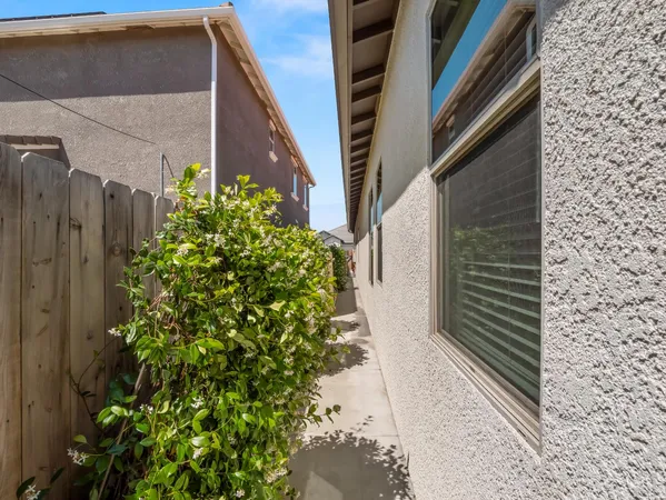 $699,000 | 1751 North Kaweah Avenue, Clovis, CA 93619