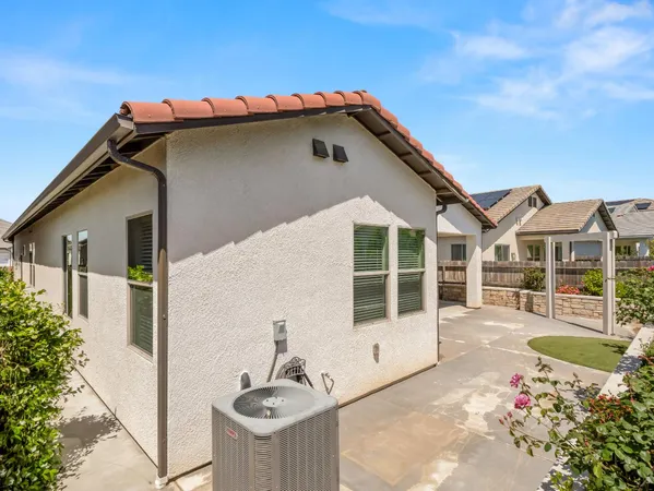$699,000 | 1751 North Kaweah Avenue, Clovis, CA 93619