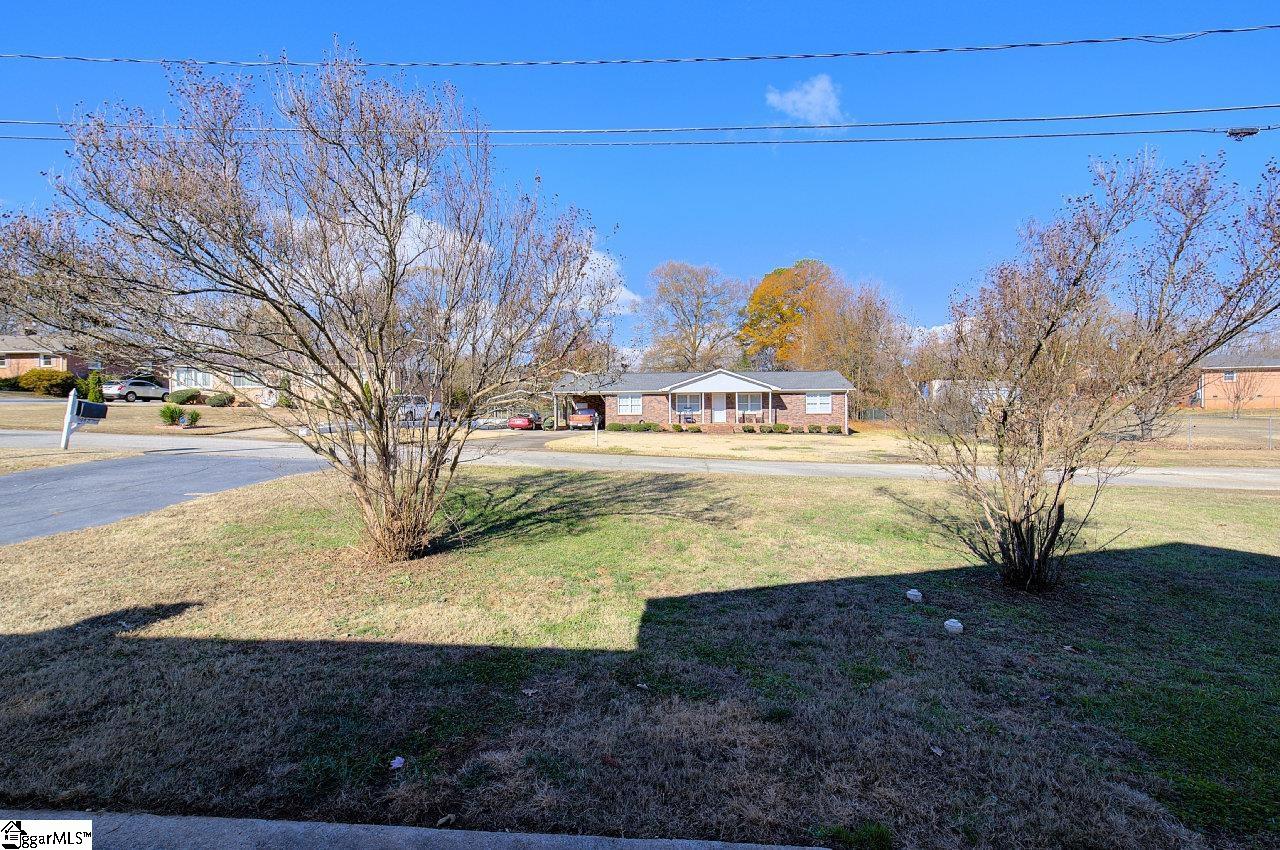 162 Dover Road Spartanburg, SC 29301 - Photo 3 of 33 Gallery Image 3