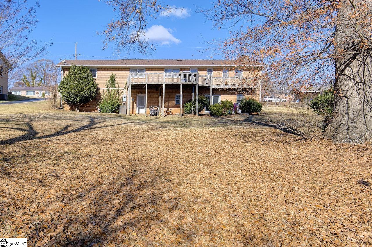 162 Dover Road Spartanburg, SC 29301 - Photo 4 of 33 Gallery Image 4