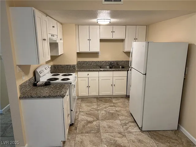 $1,300 | 539 East St Louis Avenue, Unit 206 208 201, Las Vegas, NV 89104