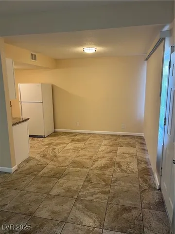 $1,300 | 539 East St Louis Avenue, Unit 206 208 201, Las Vegas, NV 89104
