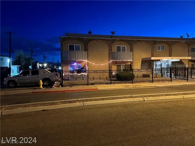 $1,300 | 539 East St Louis Avenue, Unit 206 208 201, Las Vegas, NV 89104