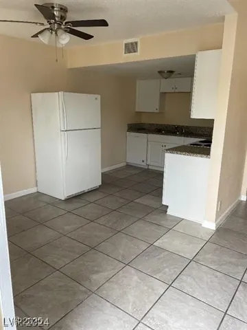 $1,300 | 539 East St Louis Avenue, Unit 206 208 201, Las Vegas, NV 89104