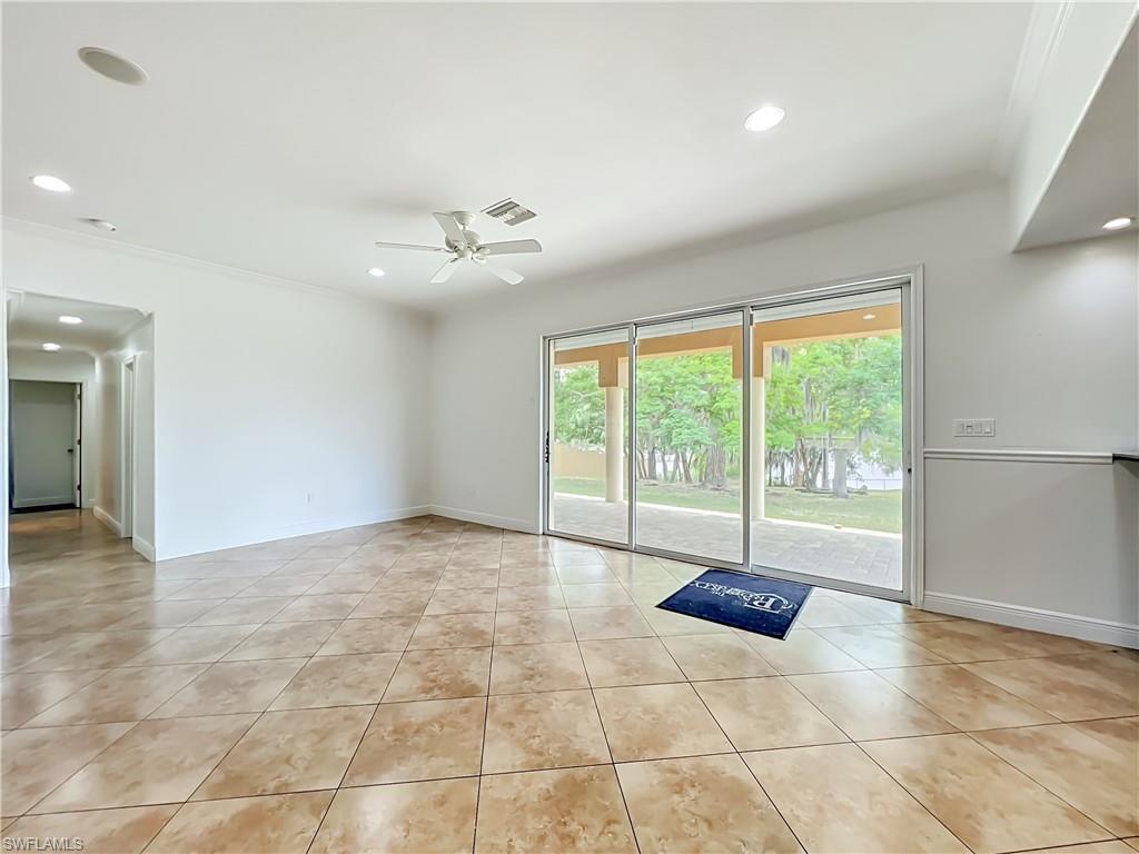 4200 South Hiawassee Road Orlando, FL 32835 - Photo 12 of 47 a view of an empty room with a window