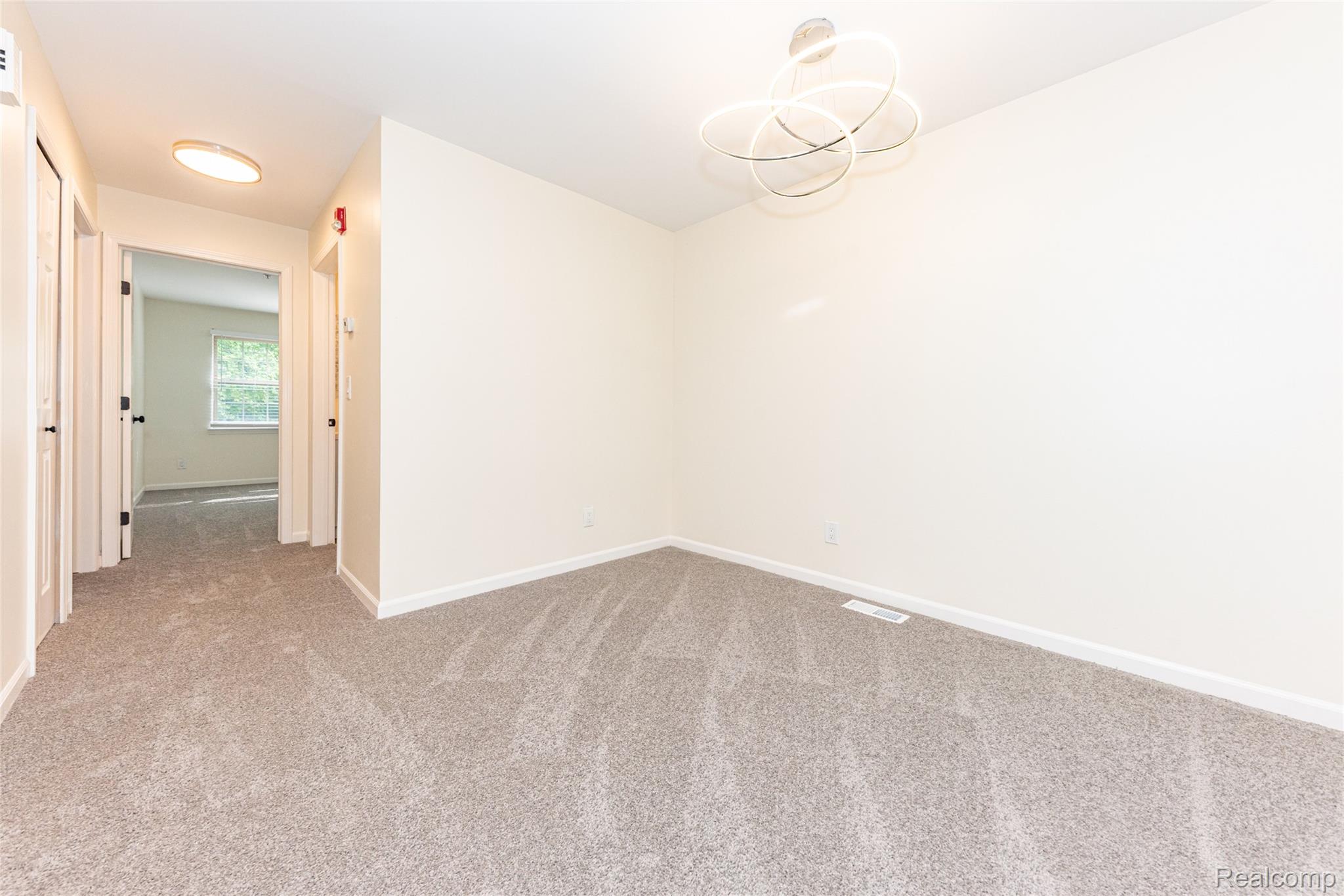 16942 Farmington Road, Unit 24 Livonia, MI 48154 - Photo 15 of 34 013_4.jpg