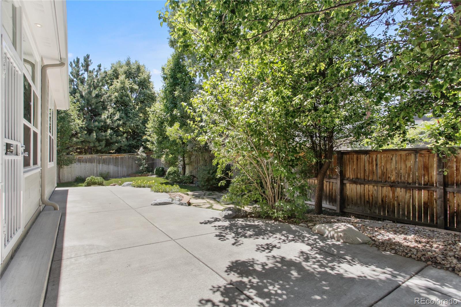 3626 Pointer Way Highlands Ranch, CO 80126 - Photo 24 of 33 a view of a backyard