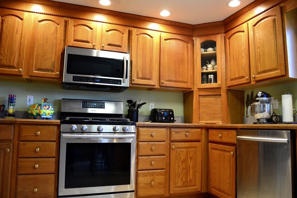 60 Curtis Road Revere, MA 02151 - Photo 6 of 25 Gallery Image 6