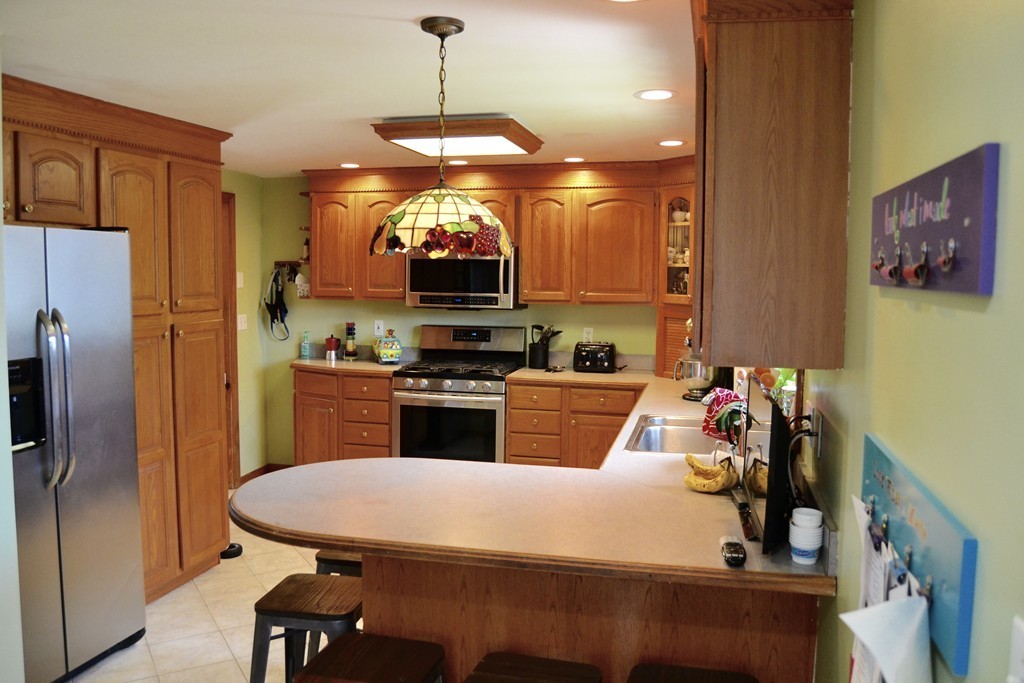 60 Curtis Road Revere, MA 02151 - Photo 8 of 25 Gallery Image 8