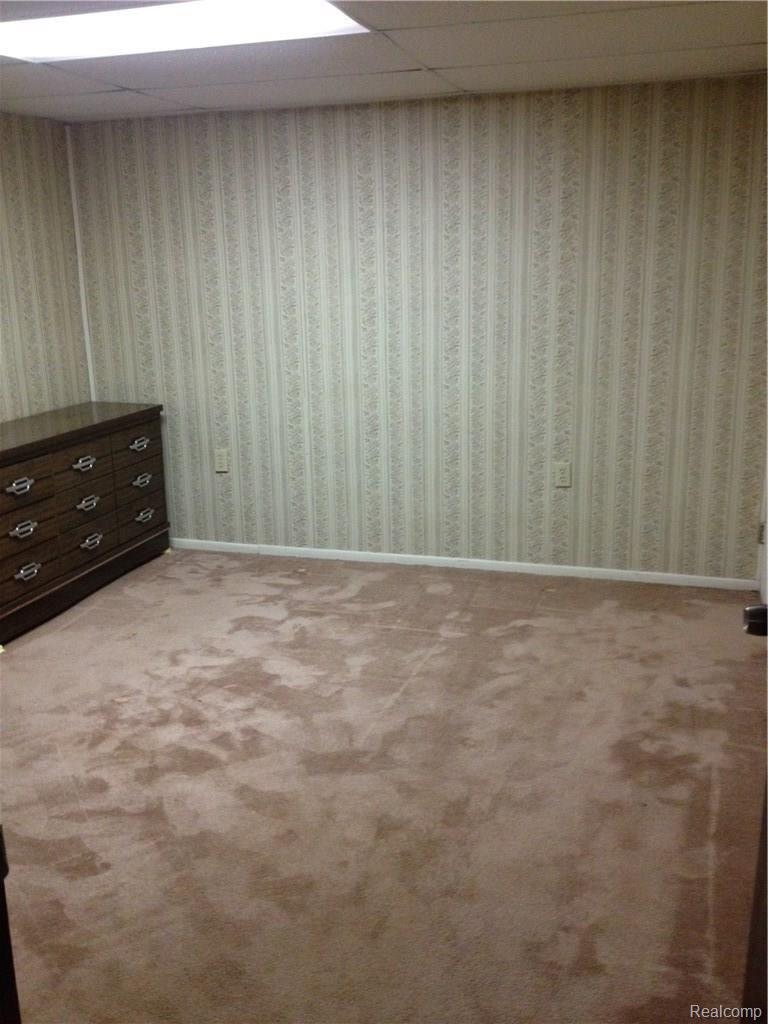 3055 Old Farm Road Flint, MI 48507 - Photo 17 of 21 IMG_3933.JPG