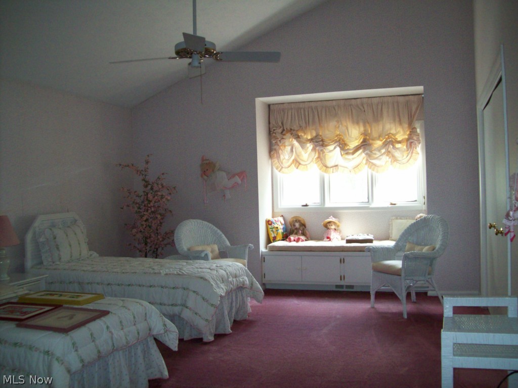 3883-2 Lander Road, Unit Q2 Chagrin Falls, OH 44022 - Photo 16 of 22 2nd floor bedroom