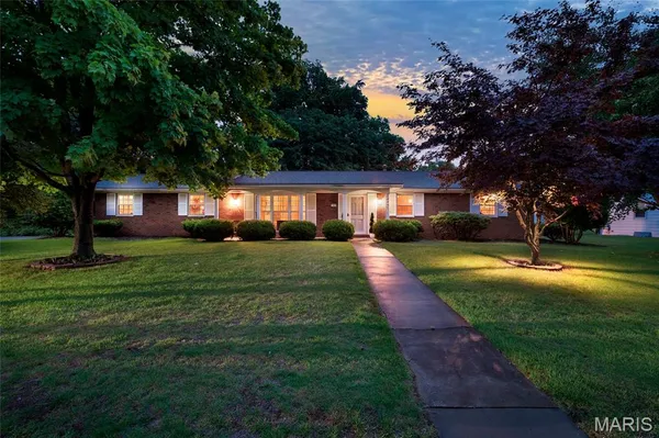 $305,000 | 208 Division Drive, Collinsville, IL 62234