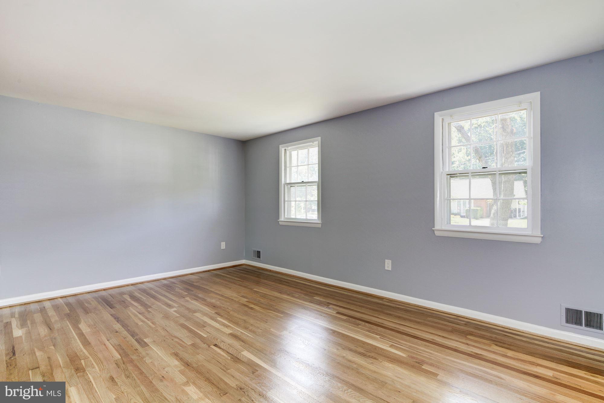 6212 Roblynn Road Laurel, MD 20707 - Photo 3 of 30 Living Room