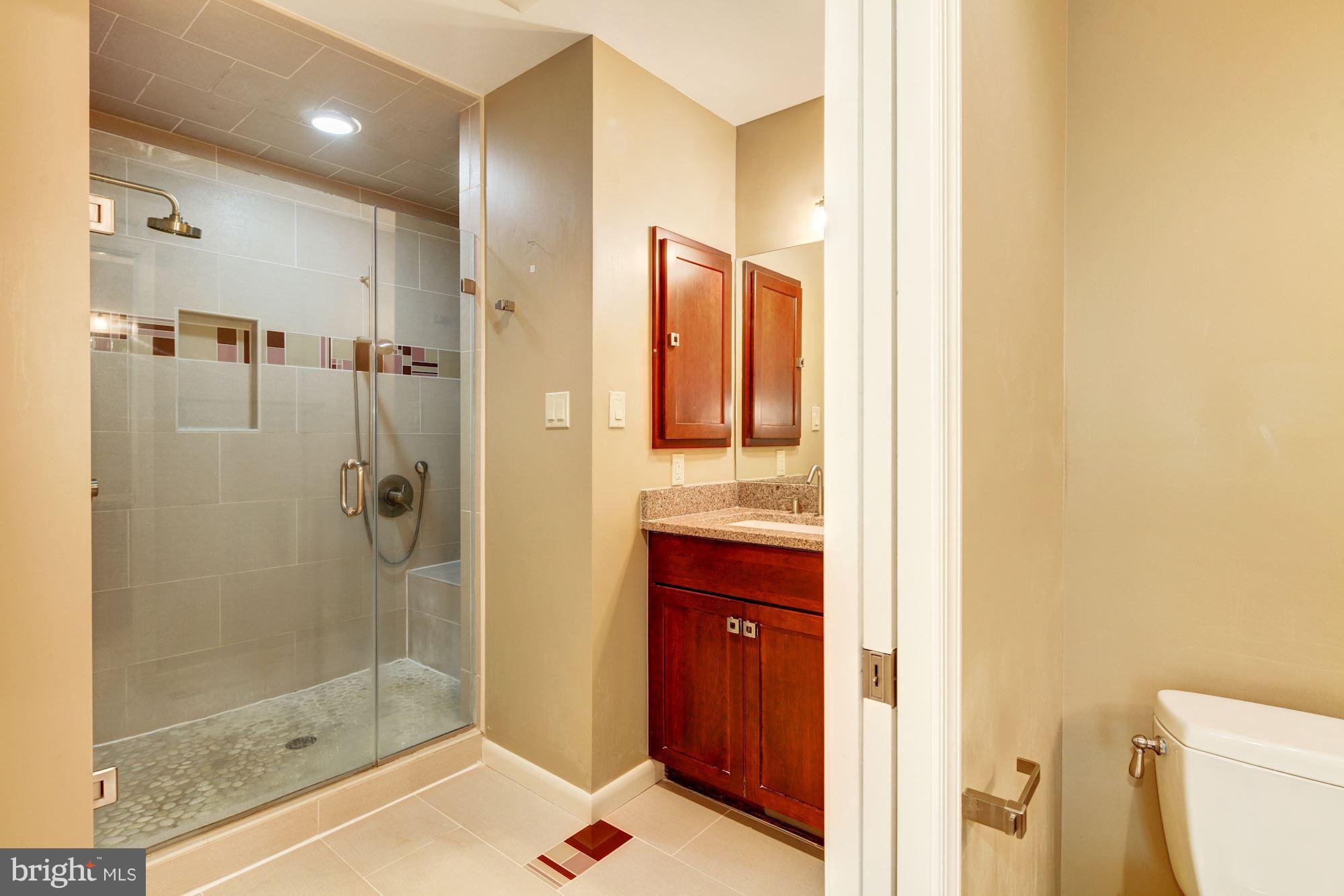6212 Roblynn Road Laurel, MD 20707 - Photo 22 of 30 Bath