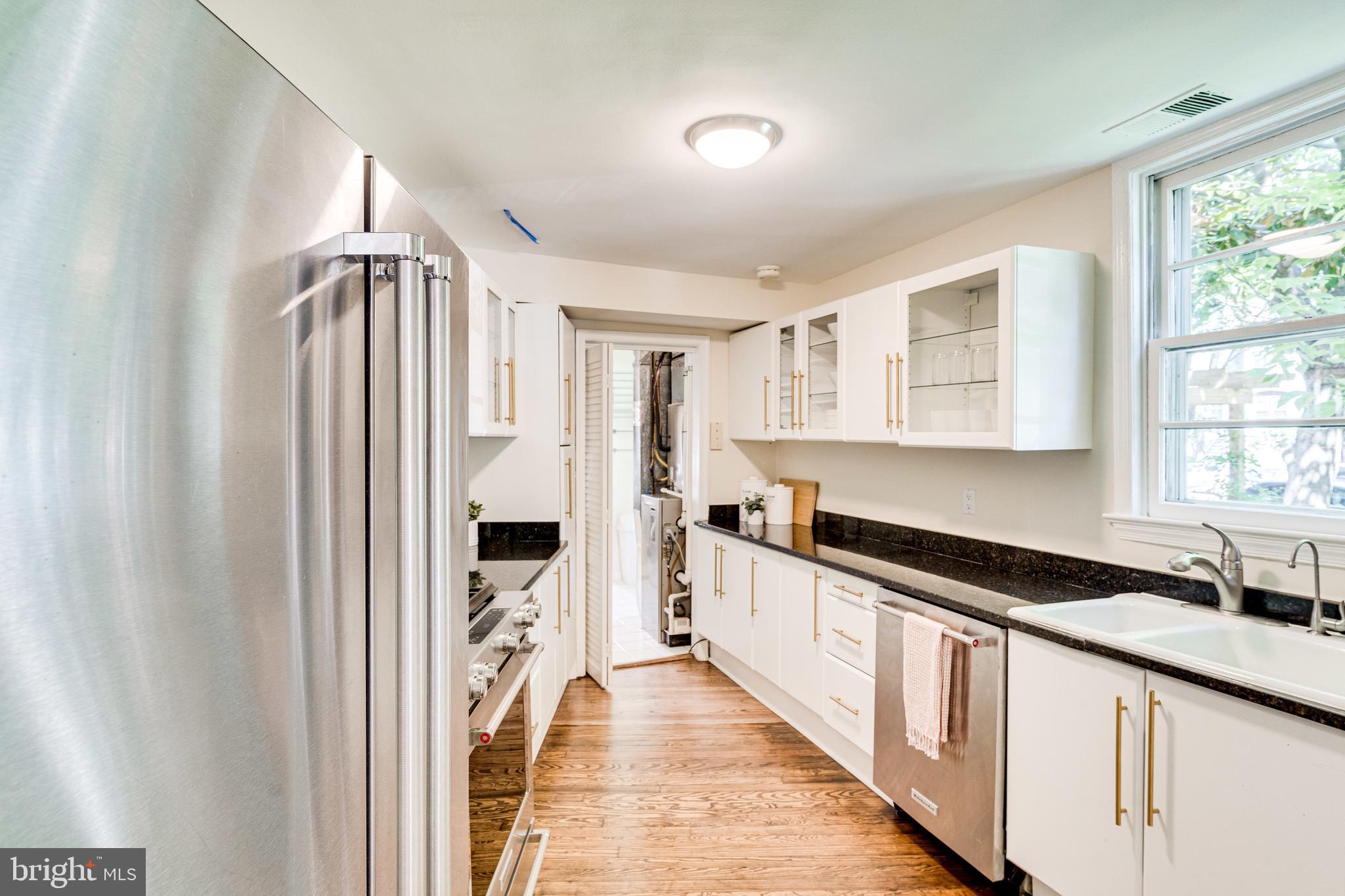 329 11th Street Southeast Washington, DC 20003 - Photo 12 of 49