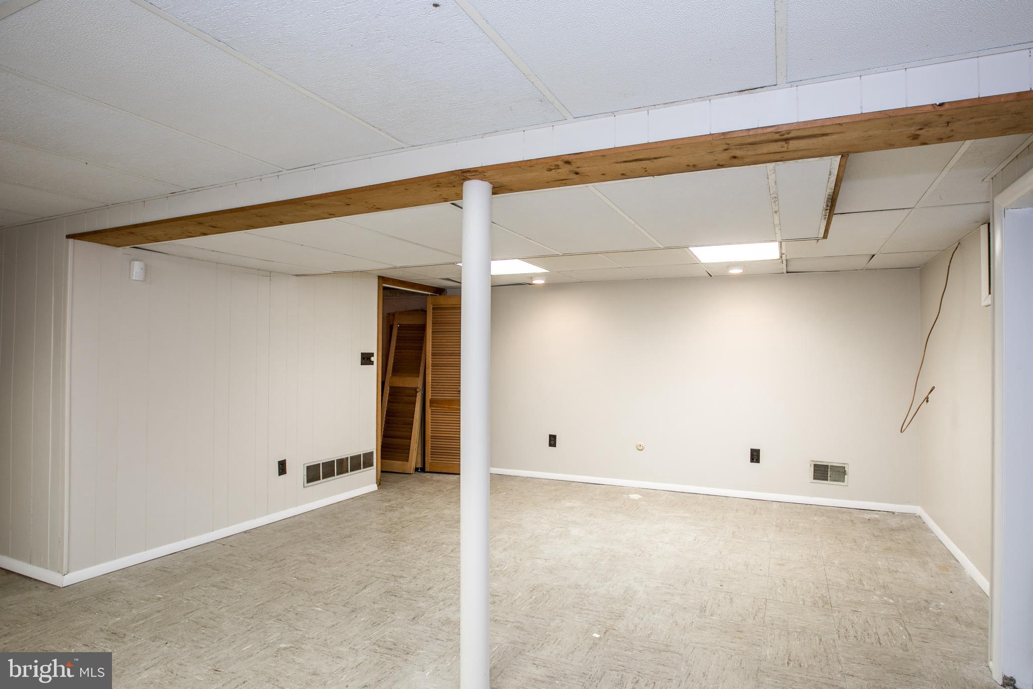 1242 Lower Ferry Road Ewing, NJ 08618 - Photo 23 of 37