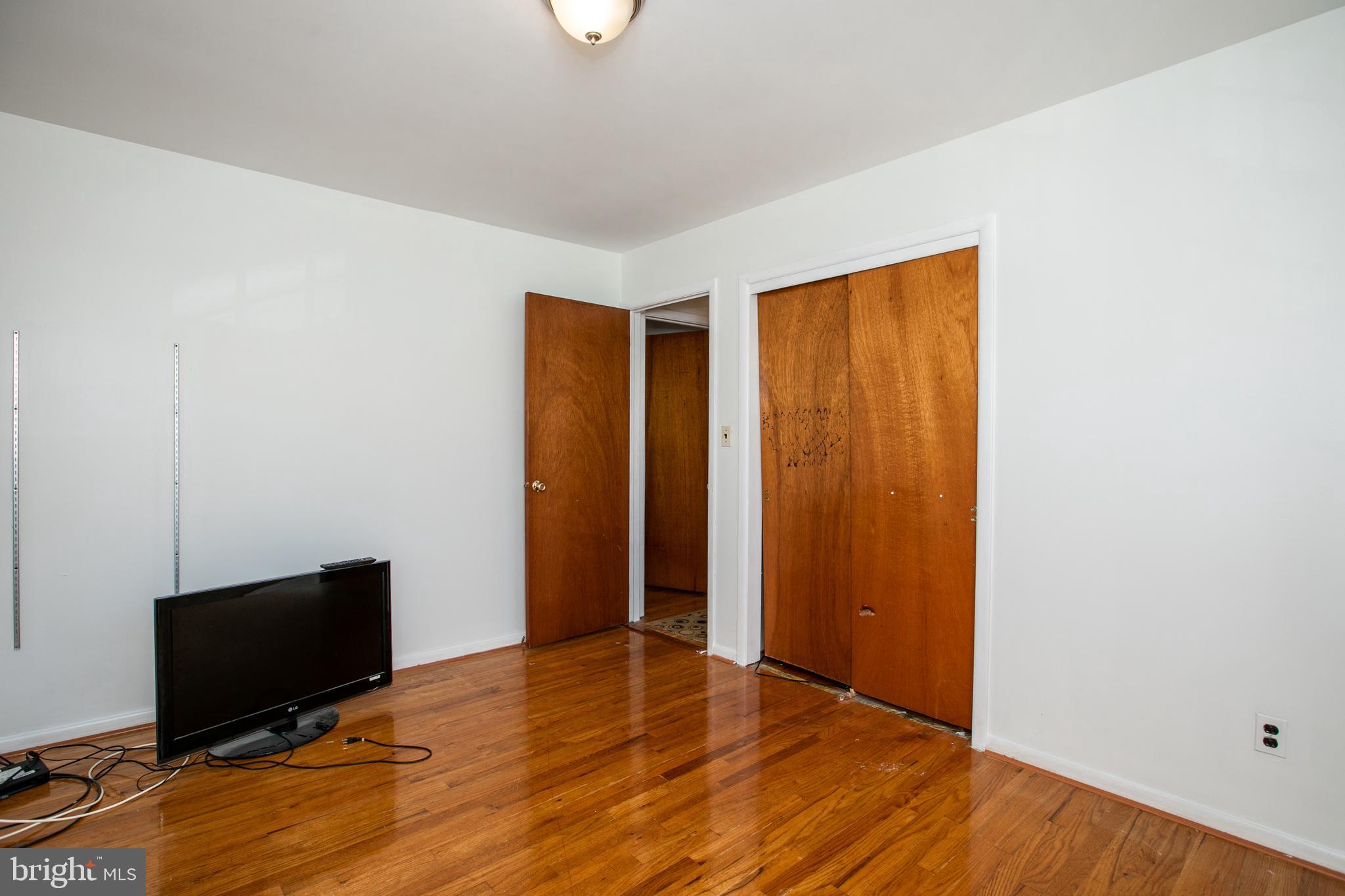 1242 Lower Ferry Road Ewing, NJ 08618 - Photo 27 of 37
