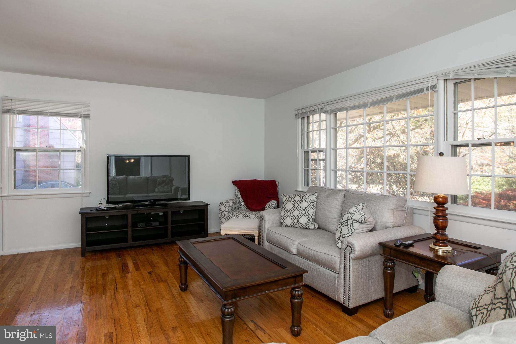 1242 Lower Ferry Road Ewing, NJ 08618 - Photo 3 of 37