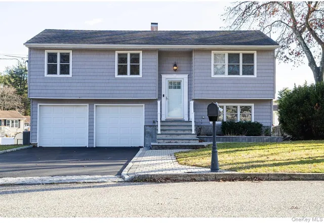 $809,777 | 58 Hauppauge Road, Hauppauge, NY 11788