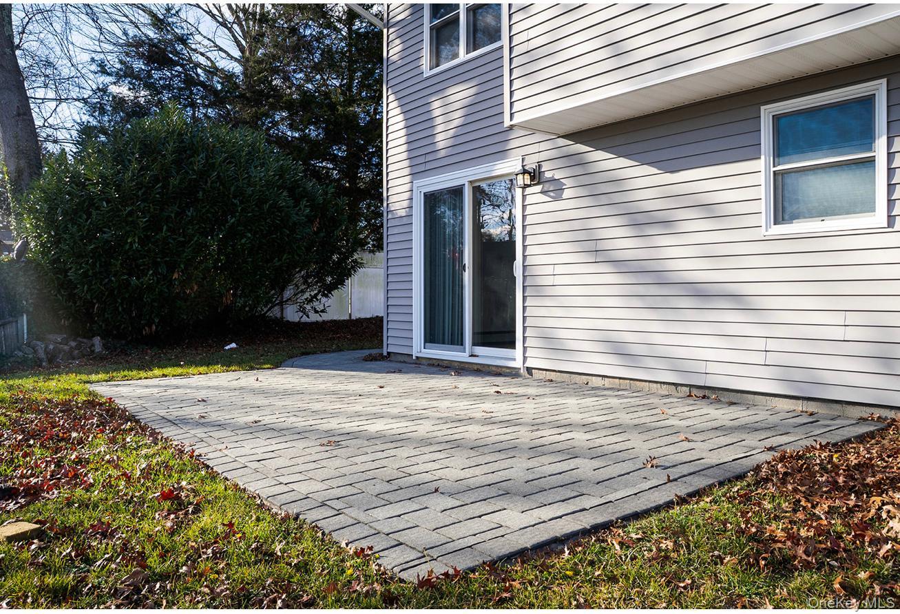 58 Hauppauge Road Hauppauge, NY 11788 - Photo 32 of 34 Deck featuring a patio