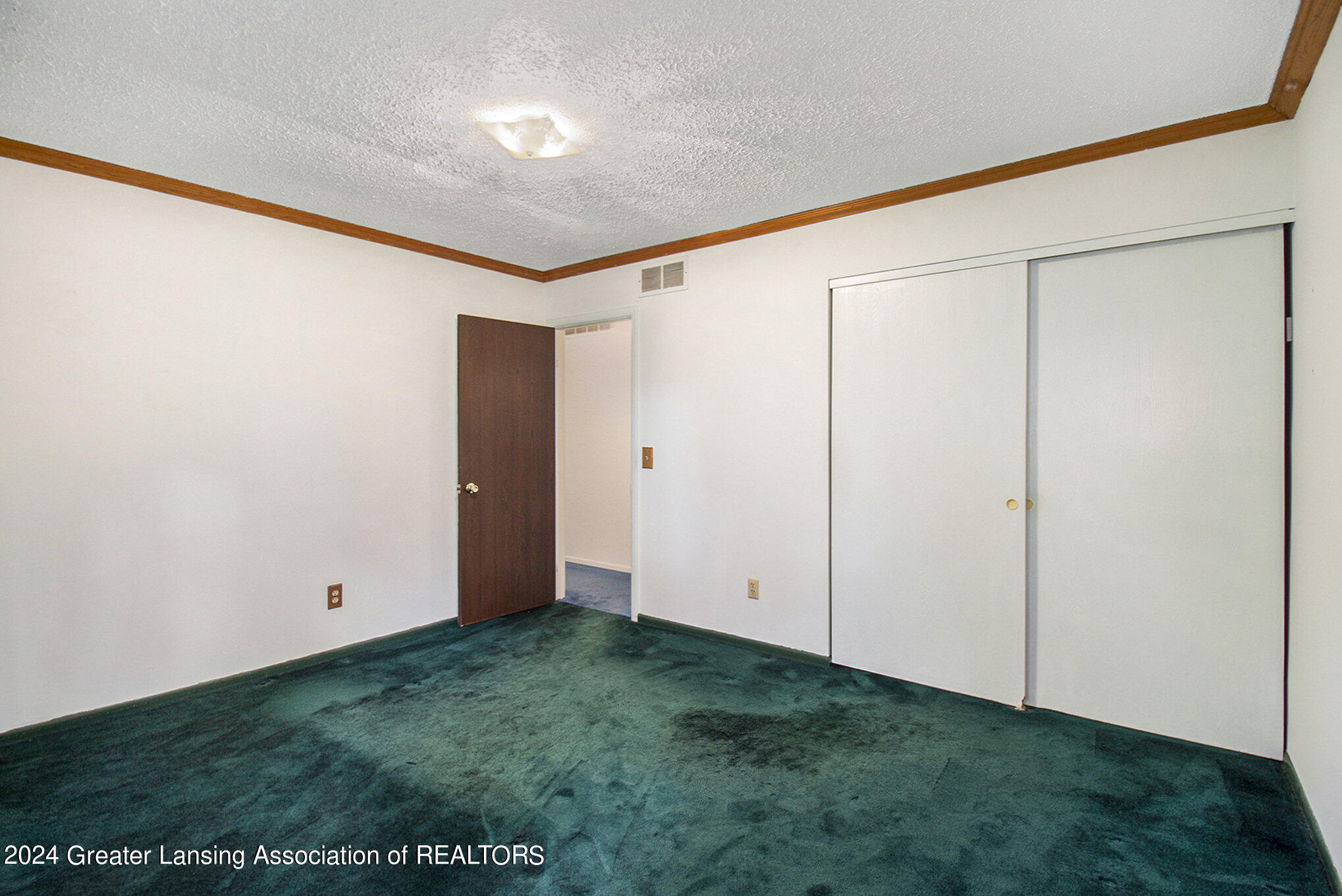 2411 Byrnes Road Lansing, MI 48906 - Photo 11 of 21 011_img_6281
