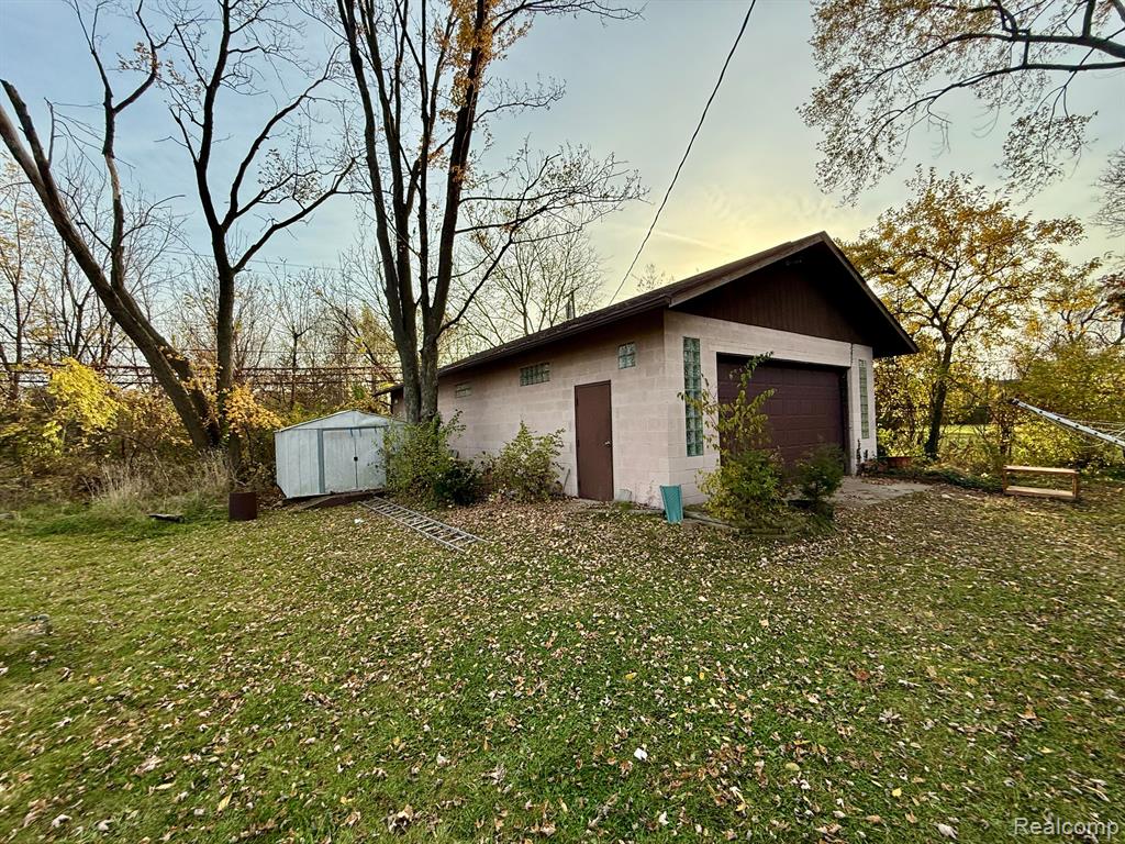 16474 15 Mile Road Fraser, MI 48026 - Photo 4 of 39 Gallery Image 4