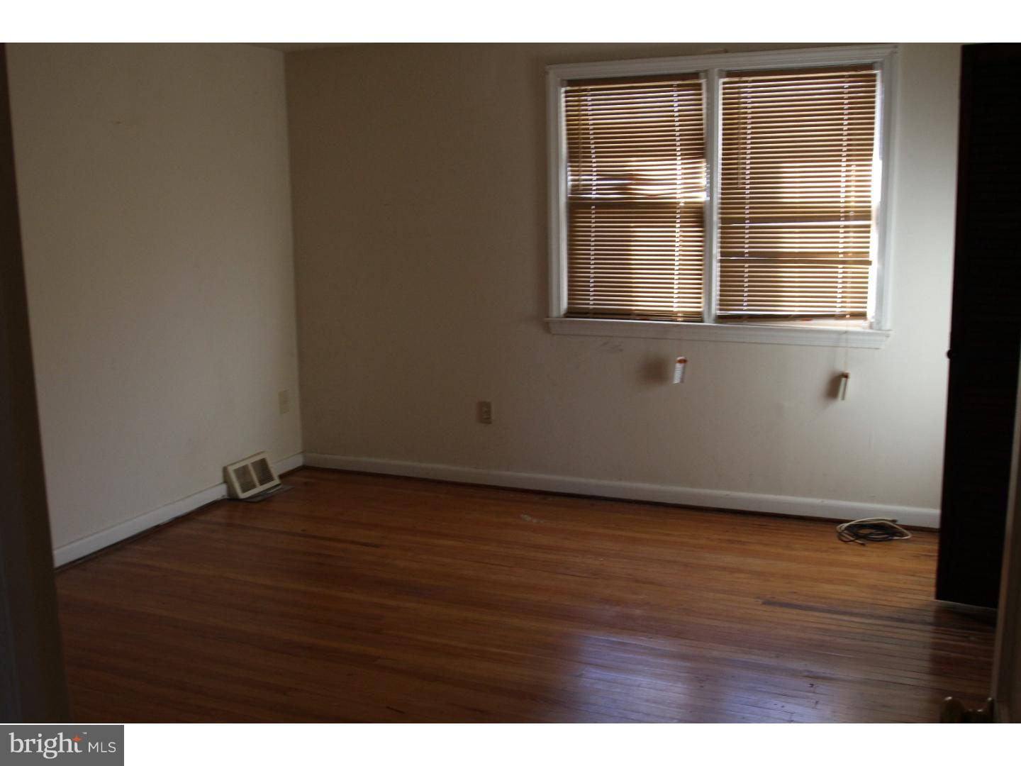 338 Rural Avenue Chester, PA 19013 - Photo 6 of 10 Gallery Image 6
