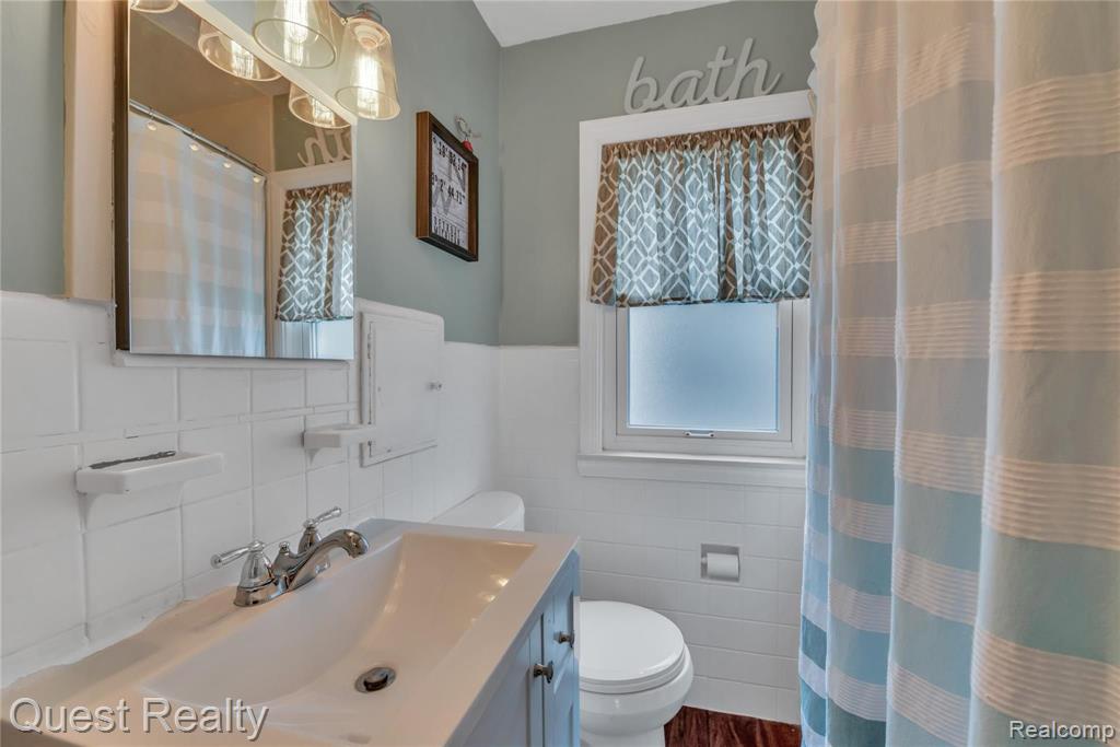 1268 Hampton Road Grosse Pointe Woods, MI 48236 - Photo 24 of 45