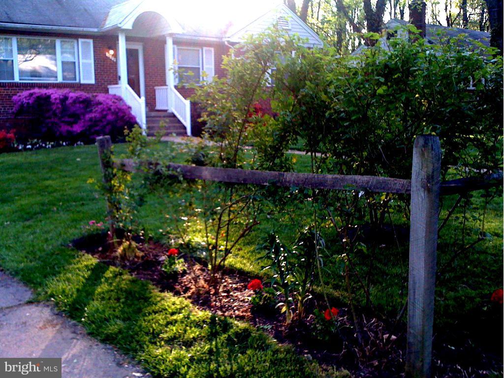 3032 Holmes Run Road Falls Church, VA 22042 - Photo 3 of 29 Exterior (Front)