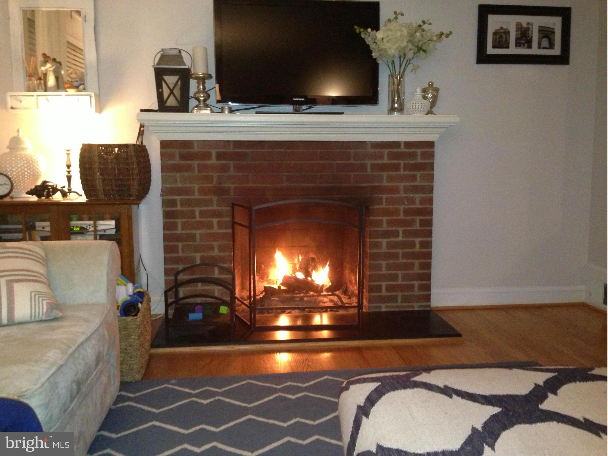 3032 Holmes Run Road Falls Church, VA 22042 - Photo 8 of 29 Living Room